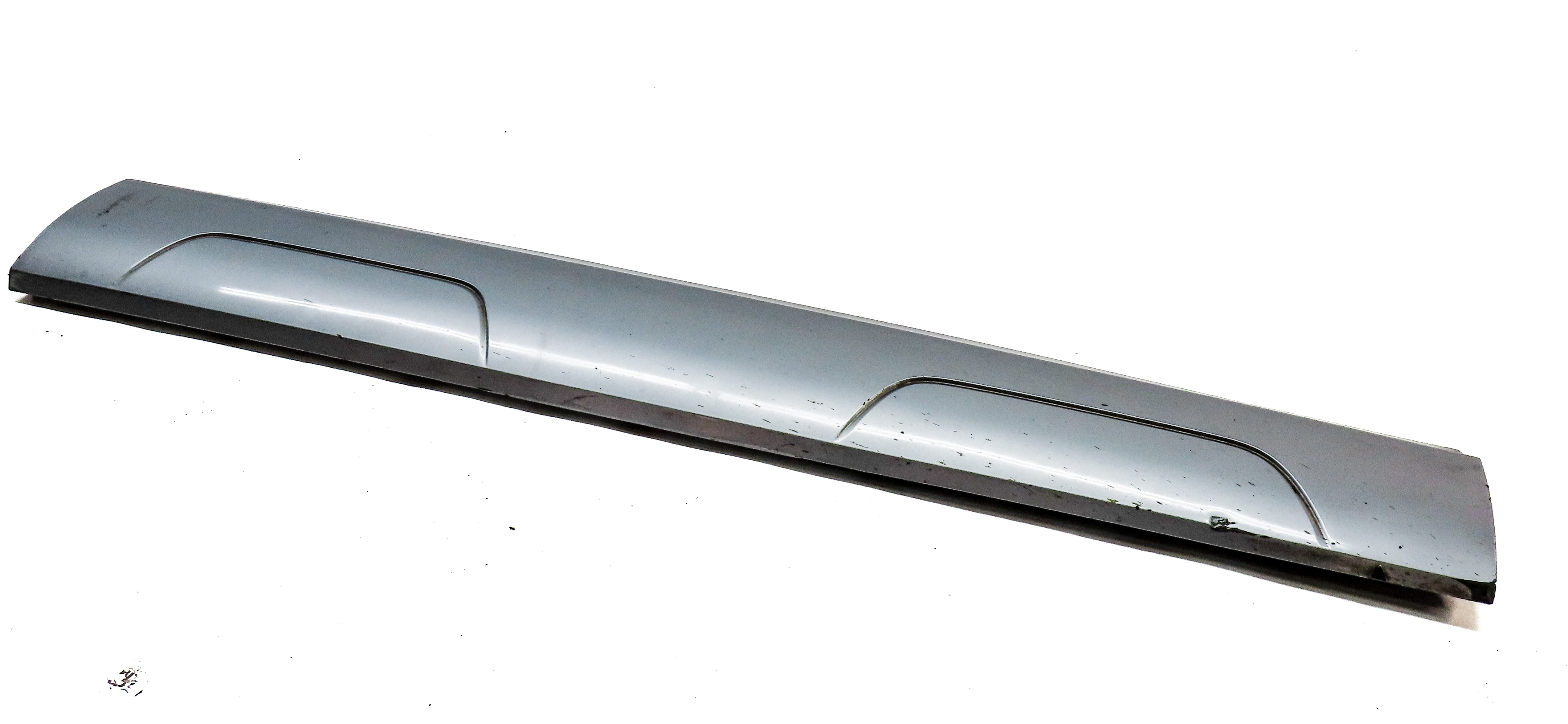 15 AUDI Q3 (8U) FRONT RIGHT PASSENGER EXTERIOR LOWER DOOR TRIM MOULDING (Silver) — exact item pictured